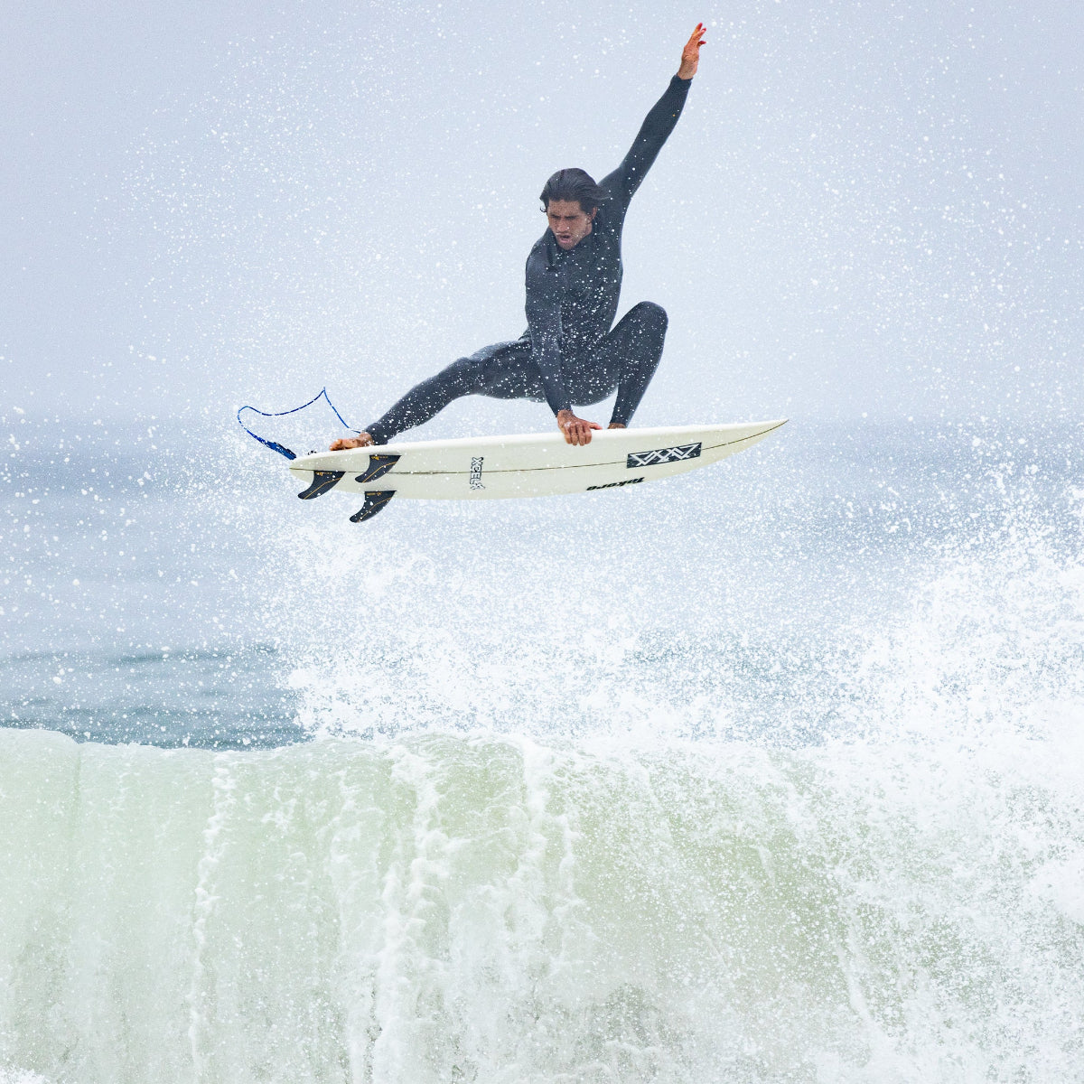 xcel-comp+-chest-zip-winter-wetsuit-thermo-dry-infrared-black-blue-nights-5mm-stretchy-warm-galway-ireland-blacksheepsurfco-hooded