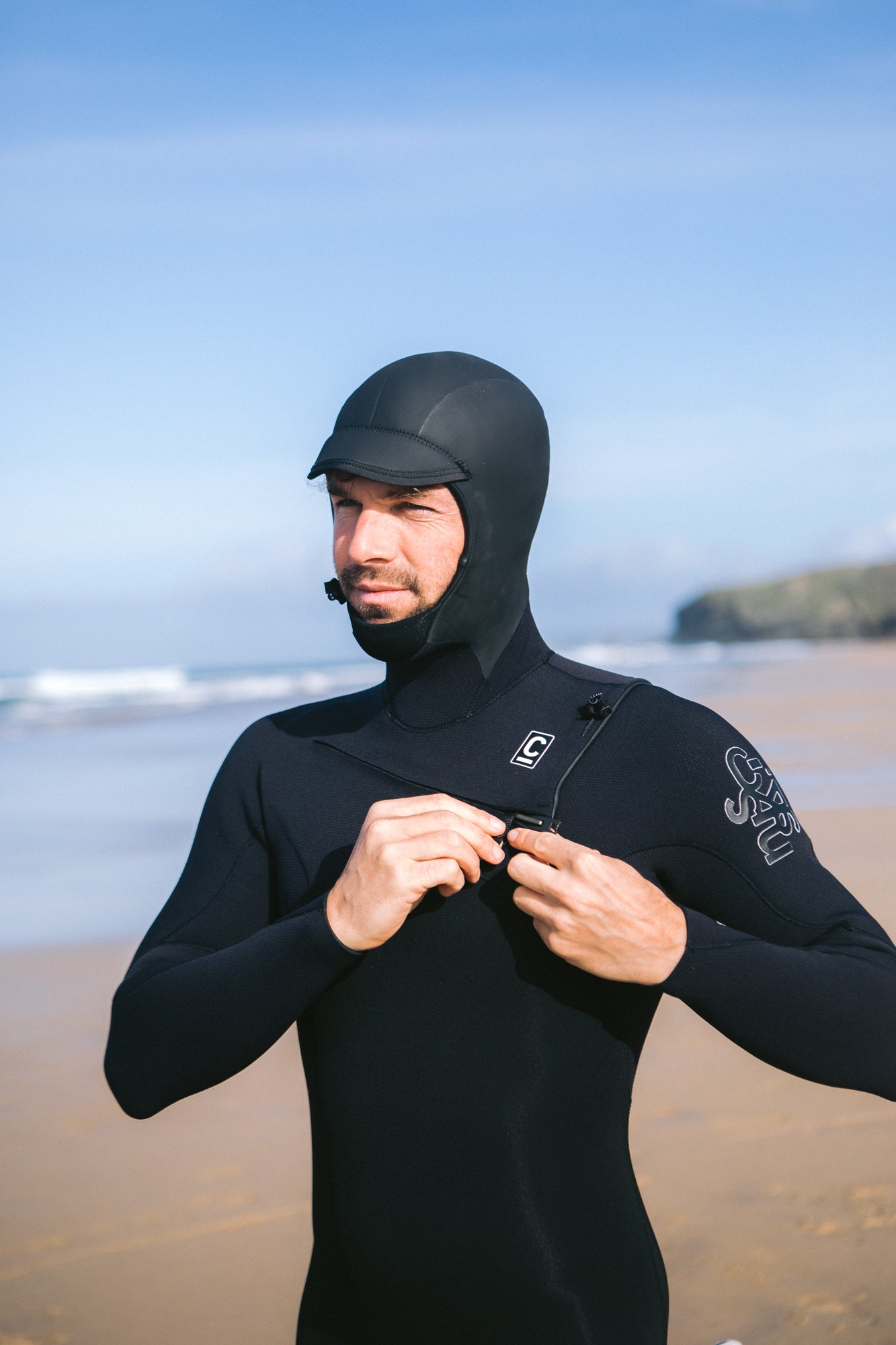 c-skins-session-5-4-hooded-winter-wetsuit-men-halo-x-x-tend-tape-lifestyle-hooded