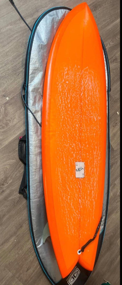 LUKE-UNDERWOOD-ORANGE-fish-surfboard-twin-fin-fcs-ii-fcs-2-galway-ireland-blacksheepsurfo