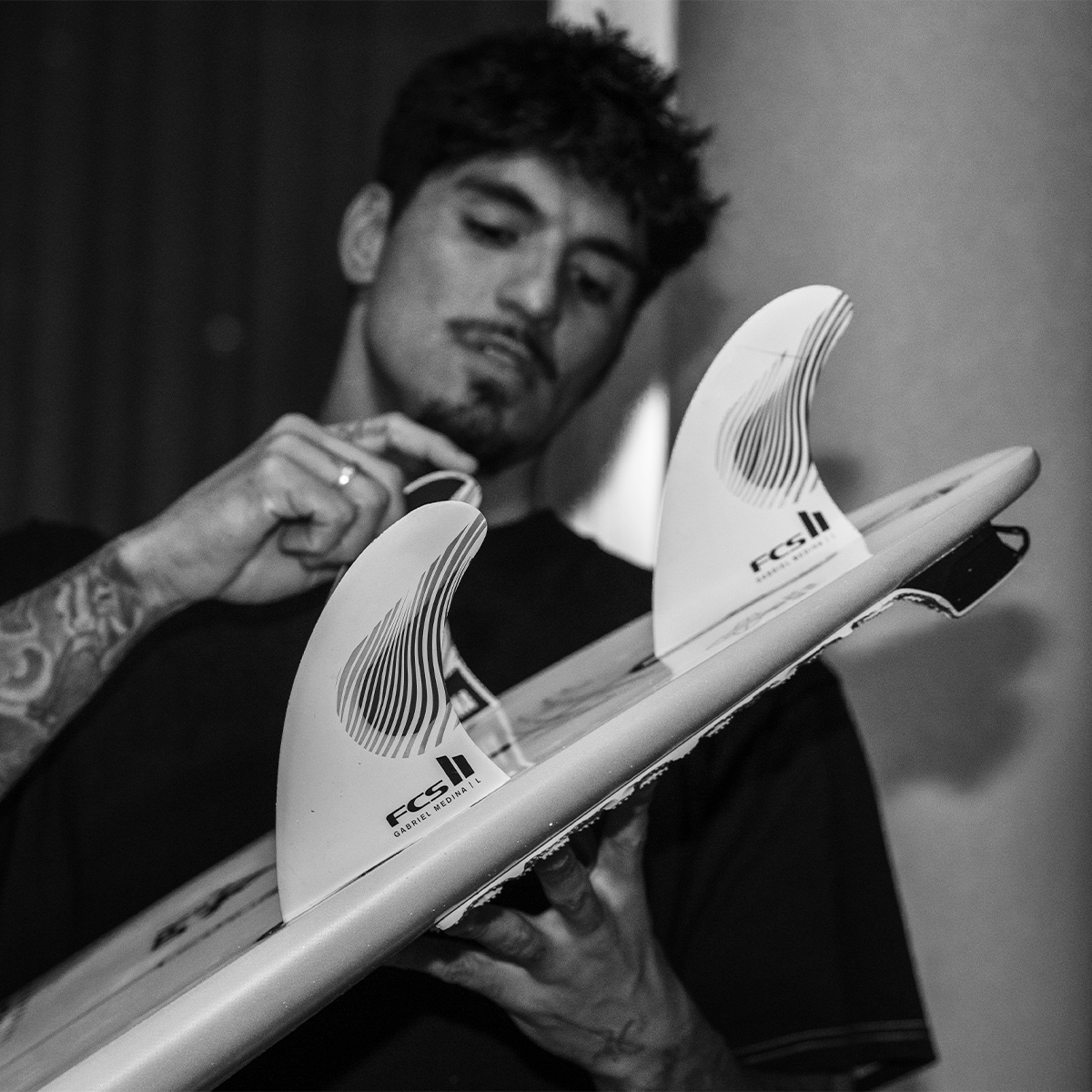 fcs-ii-gabriel-medina-surfboard-fin-black-white-aircore-performance-core-galway-ireland-blacksheepsurfco 