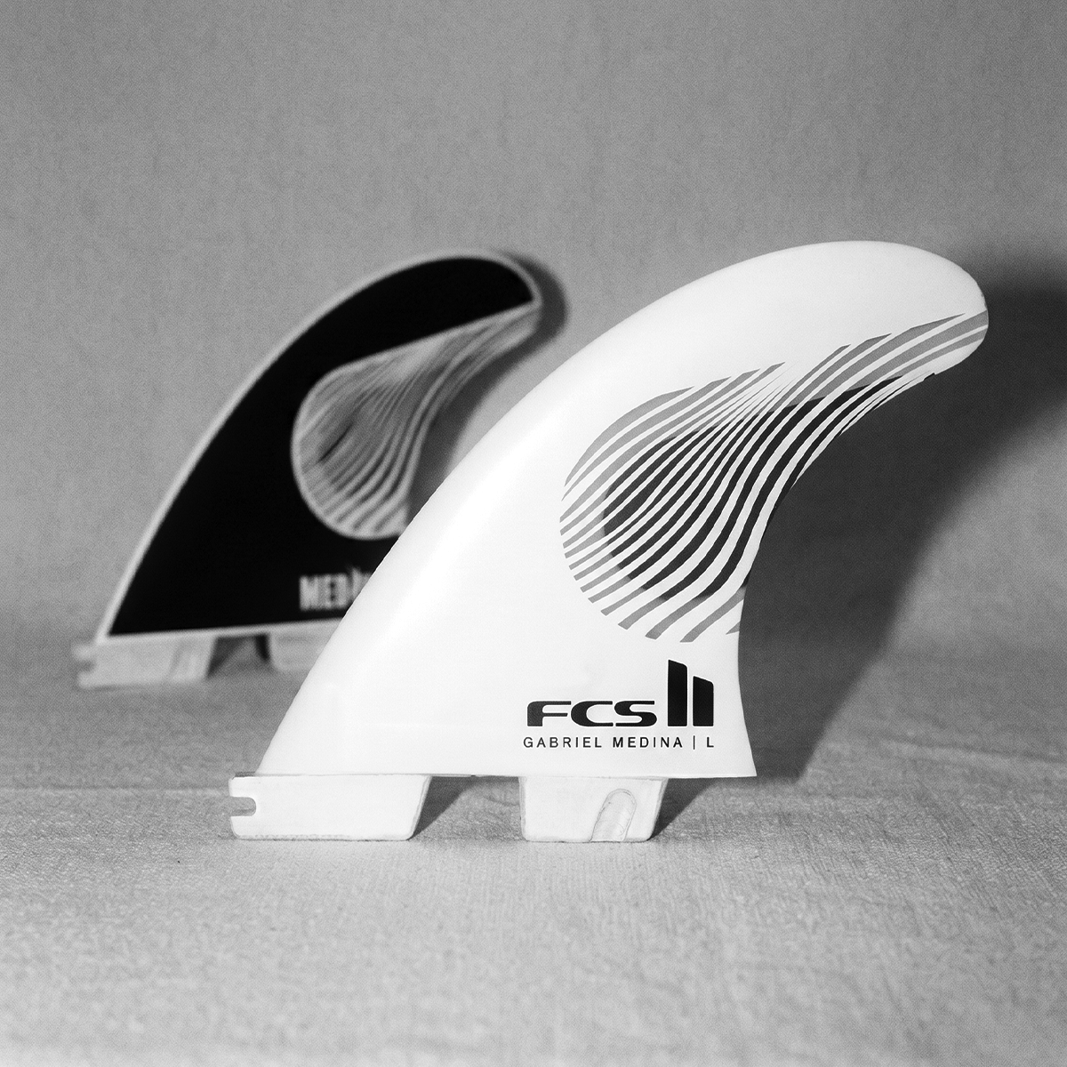 fcs-ii-gabriel-medina-surfboard-fin-black-white-aircore-performance-core-galway-ireland-blacksheepsurfco 