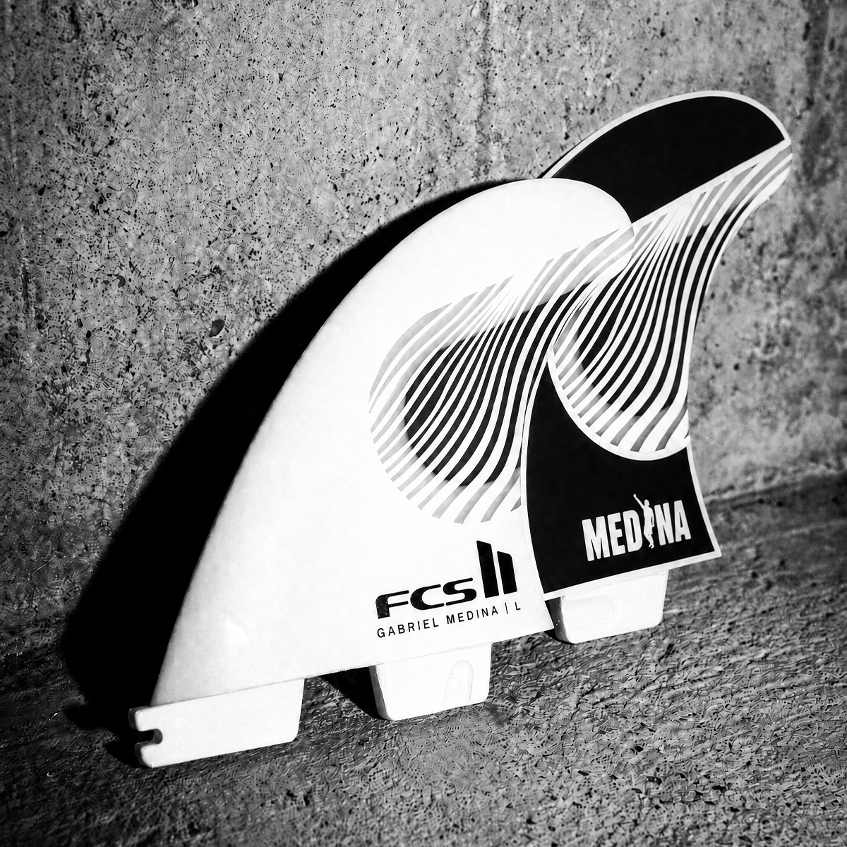 fcs-ii-gabriel-medina-surfboard-fin-black-white-aircore-performance-core-galway-ireland-blacksheepsurfco 