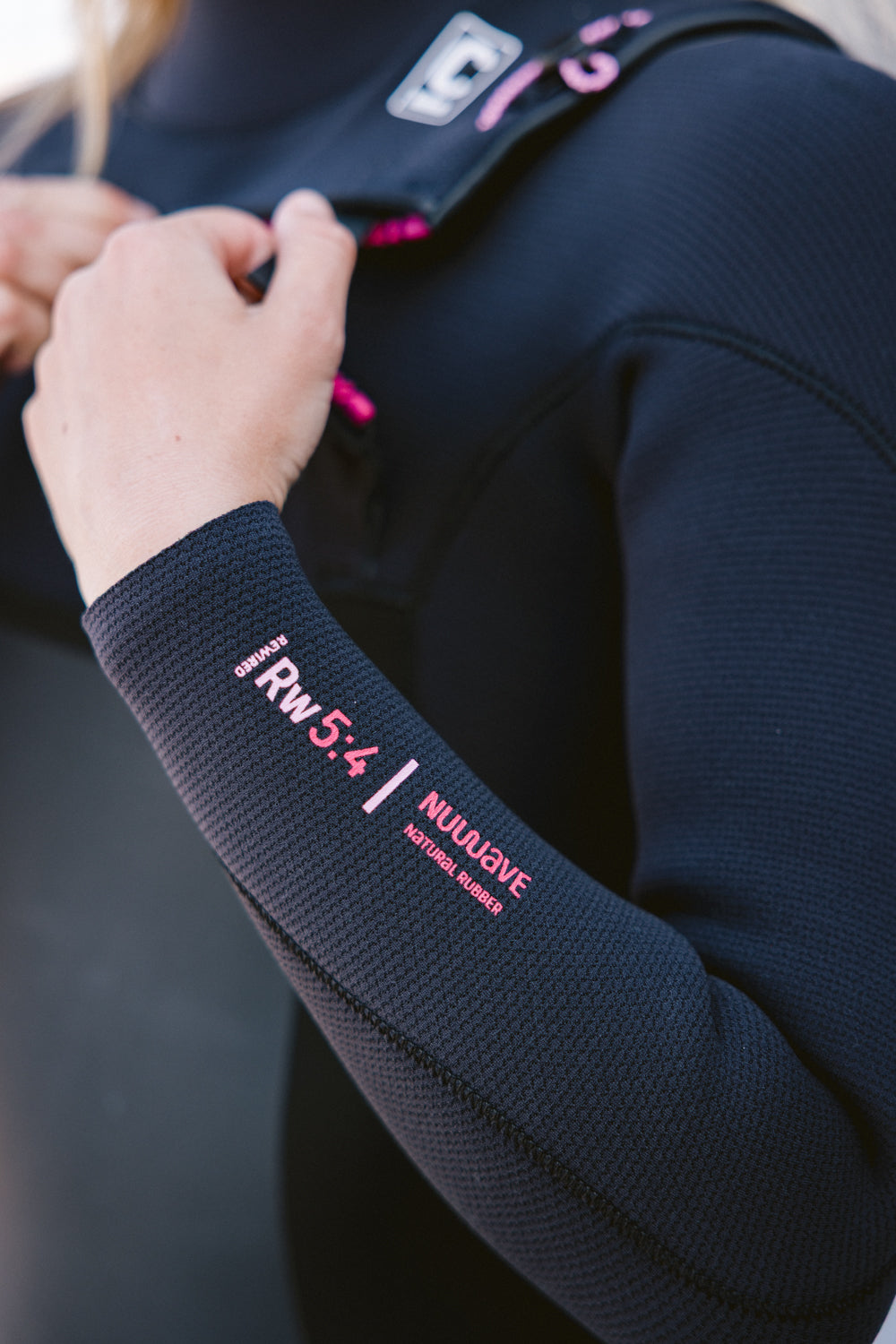 c-skins=NuWave-rewired-54-ladies-women-wnter-wetsuit-sustainable-natural-rubber-chest-zip-galway-ireland-blacksheepsurfco-2026