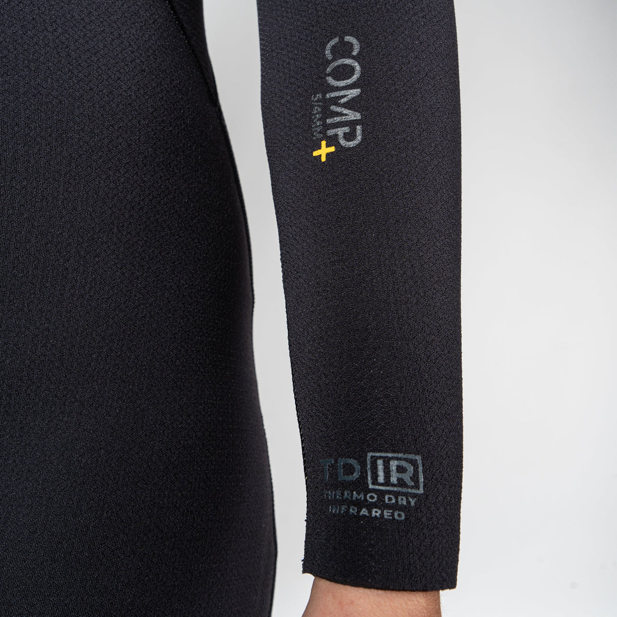 xcel-comp+PLUS-ladies-women-hooded-winter-wetsuit-TDIR-Thermo-Dry-Infrared-5-4-5MM-flexible-channel-flex-galway-ireland-blacksheepsurfco