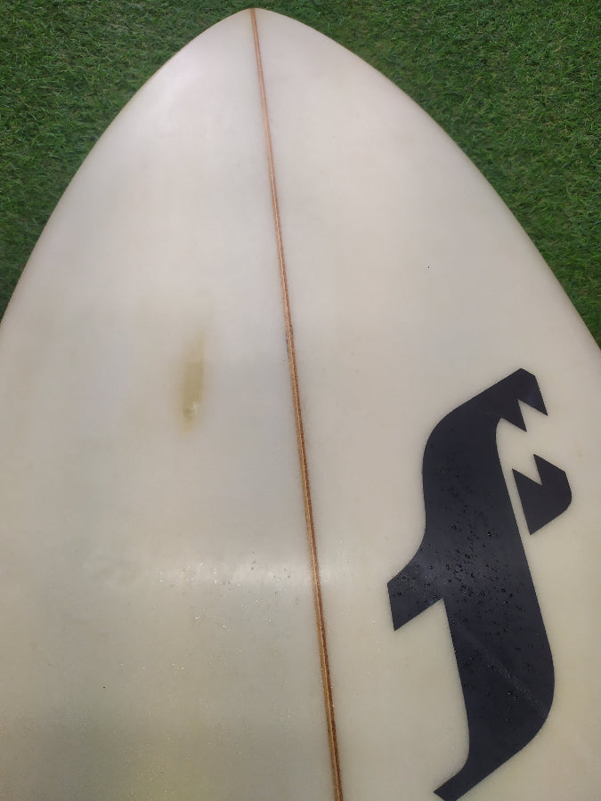 second-hand-ferox-surfboards-fractal-5ft10in-futures-thruster-swallow-tail-shortboard-blacksheepsurfco-kilcolgan-galway-ireland-bottom