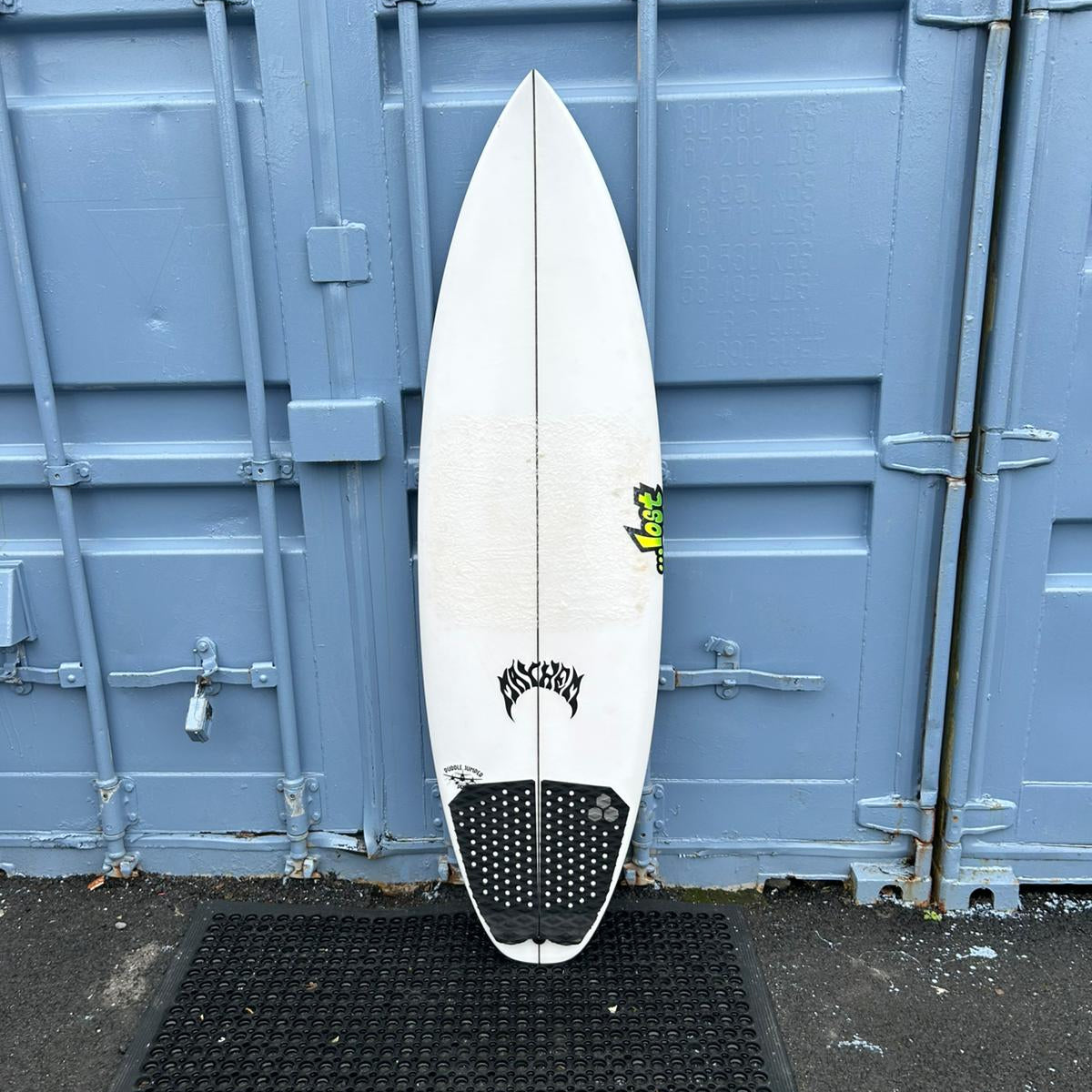 second-hand-hp-high=performance-puddle-jumper-5ft7-thruster-futures-lost-surfboards-shortboard-blacksheepsurfco-kilcolgan-galway-ireland-deck