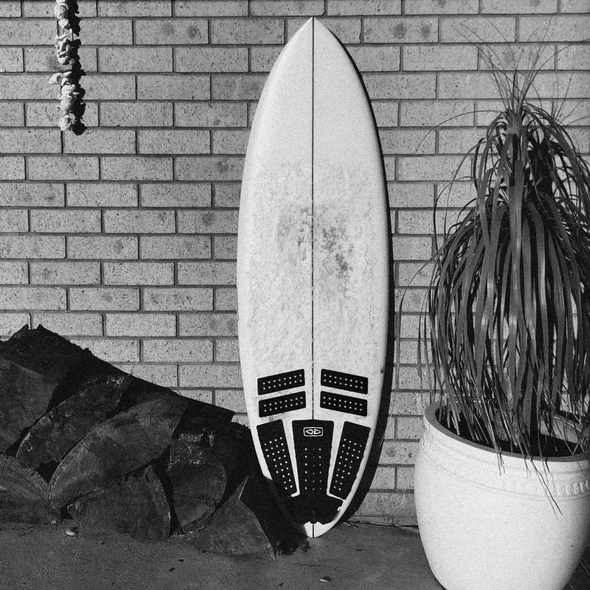Boomerang-Surfboard-Tail-Pad-on-surfboard